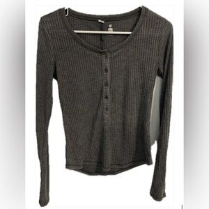 Me to We Essentials | Grey Long Sleeve (Size: Small)